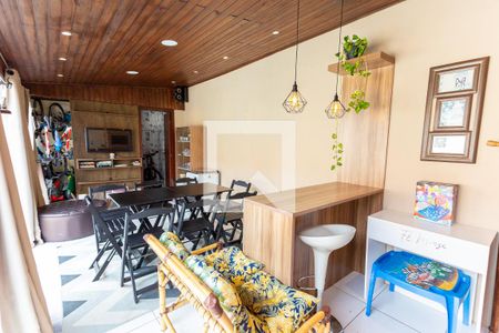 Casa à venda com 70m², 2 quartos e 1 vaga Casa à venda com 70m², 2 quartos e 1 vagaQuiosque da churrasqueira