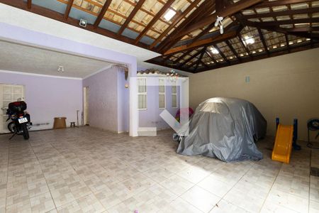 Casa à venda com 224m², 3 quartos e 4 vagasGaragem