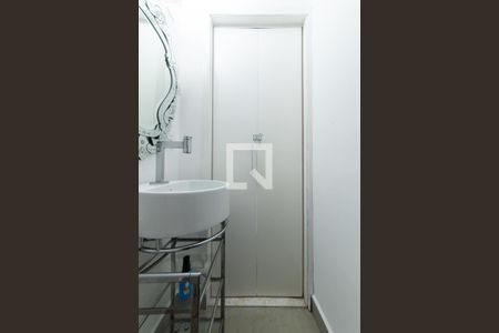 Lavabo de casa para alugar com 3 quartos, 122m² em Jardim da Saúde, São Paulo