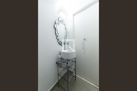 Lavabo de casa para alugar com 3 quartos, 122m² em Jardim da Saúde, São Paulo