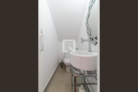 Lavabo de casa para alugar com 3 quartos, 122m² em Jardim da Saúde, São Paulo