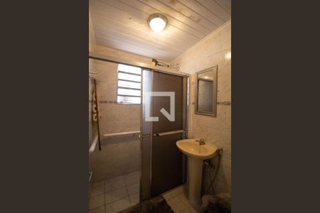 Banheiro de casa para alugar com 1 quarto, 40m² em Vila Taquari, São Paulo