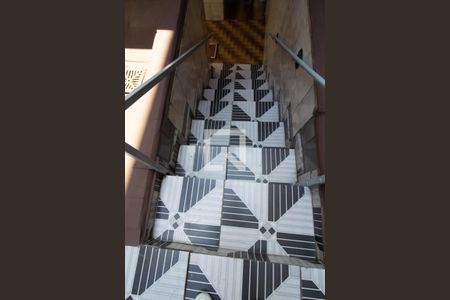 Escada de casa para alugar com 1 quarto, 40m² em Vila Taquari, São Paulo