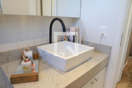 Apartamento à venda com 78m², 2 quartos e 1 vagaBanheiro da Suíte