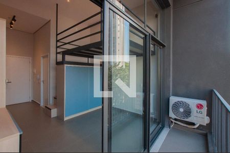 Studio para alugar com 27m², 1 quarto e sem vaga Studio para alugar com 27m², 1 quarto e sem vagaVaranda