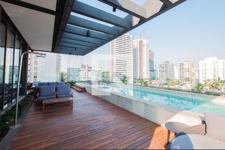 Studio para alugar com 27m², 1 quarto e sem vaga Studio para alugar com 27m², 1 quarto e sem vagaÁrea comum - Piscina