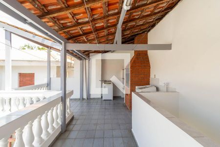 Casa à venda com 180m², 3 quartos e 3 vagas Churrasqueira