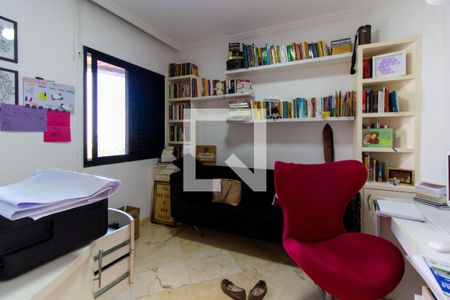 Apartamento à venda com 303m², 4 quartos e 4 vagas Apartamento à venda com 303m², 4 quartos e 4 vagasSuíte 02