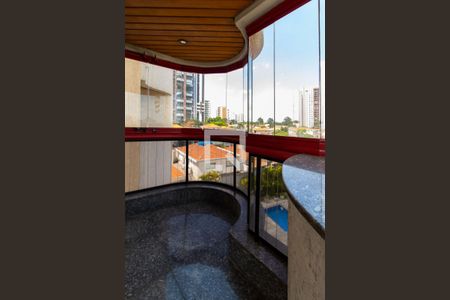 Apartamento à venda com 303m², 4 quartos e 4 vagas Apartamento à venda com 303m², 4 quartos e 4 vagasVaranda da Suíte 01