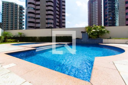Apartamento à venda com 303m², 4 quartos e 4 vagas Apartamento à venda com 303m², 4 quartos e 4 vagasPiscina