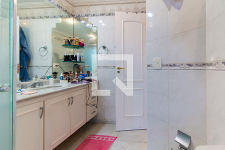 Apartamento à venda com 303m², 4 quartos e 4 vagas Apartamento à venda com 303m², 4 quartos e 4 vagasBanheiro da Suíte 1