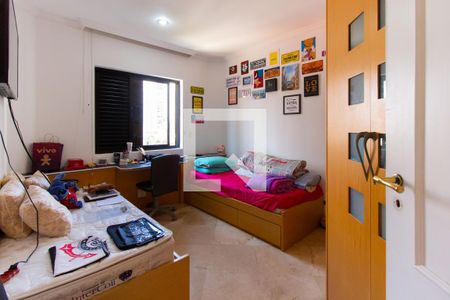 Apartamento à venda com 303m², 4 quartos e 4 vagas Apartamento à venda com 303m², 4 quartos e 4 vagasQuarto 01