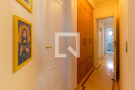 Apartamento à venda com 303m², 4 quartos e 4 vagas Apartamento à venda com 303m², 4 quartos e 4 vagasCloset da Suíte 01