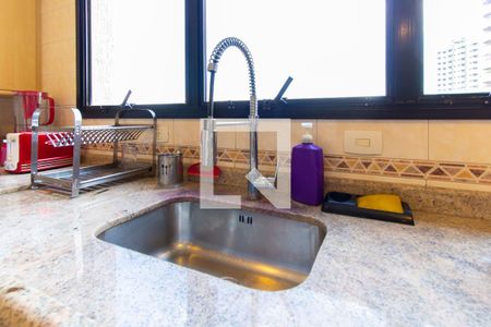 Apartamento à venda com 303m², 4 quartos e 4 vagas Apartamento à venda com 303m², 4 quartos e 4 vagasCozinha