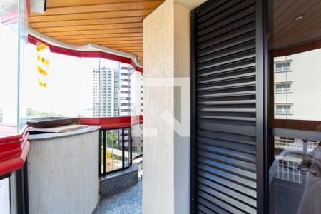 Apartamento à venda com 303m², 4 quartos e 4 vagas Apartamento à venda com 303m², 4 quartos e 4 vagasVaranda da Suíte 01