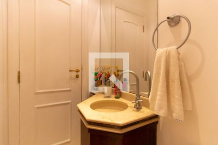 Apartamento à venda com 303m², 4 quartos e 4 vagas Apartamento à venda com 303m², 4 quartos e 4 vagasLavabo