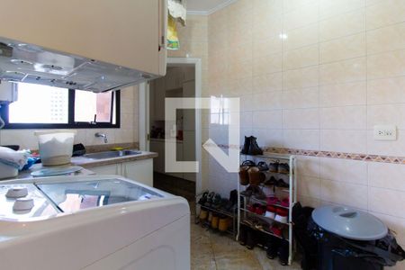 Apartamento à venda com 303m², 4 quartos e 4 vagas Apartamento à venda com 303m², 4 quartos e 4 vagasÁrea de Serviço