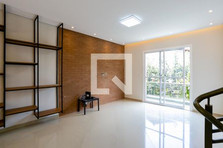Sala de estar de casa de condomínio para alugar com 3 quartos, 200m² em Vila Romero, São Paulo