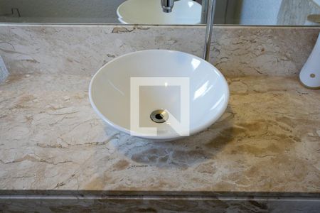 Casa de condomínio à venda com 200m², 3 quartos e 3 vagasLavabo