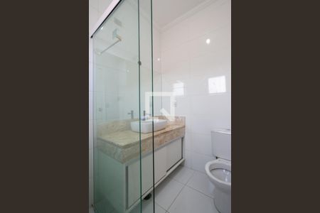 Casa de condomínio à venda com 200m², 3 quartos e 3 vagasBanheiro da suíte 1