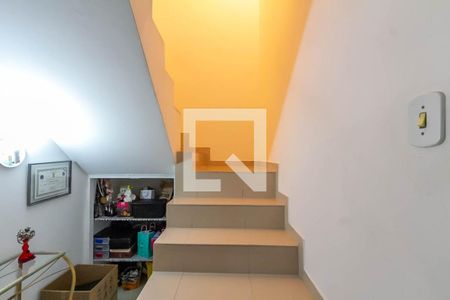 Escada de casa à venda com 2 quartos, 105m² em Planalto, São Bernardo do Campo