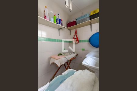 Casa à venda com 270m², 5 quartos e 3 vagas Casa à venda com 270m², 5 quartos e 3 vagasÁrea de serviço