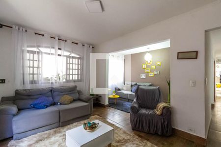 Casa à venda com 270m², 5 quartos e 3 vagas Casa à venda com 270m², 5 quartos e 3 vagasSala