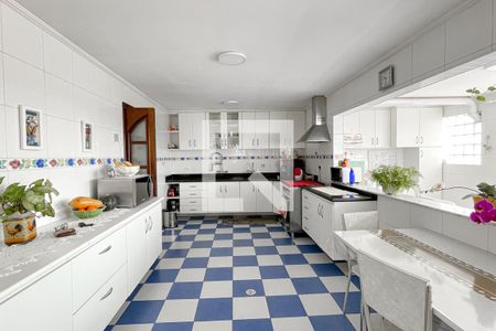 Casa à venda com 370m², 6 quartos e 4 vagascozinha