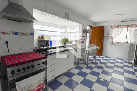 Casa à venda com 370m², 6 quartos e 4 vagascozinha