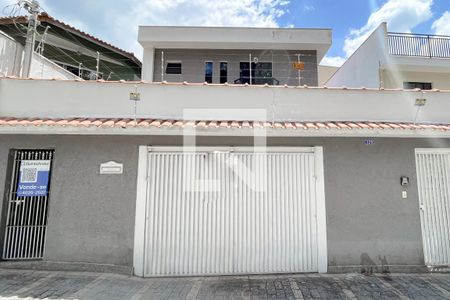 Casa à venda com 370m², 6 quartos e 4 vagasFachada