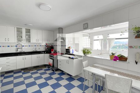 Casa à venda com 370m², 6 quartos e 4 vagascozinha