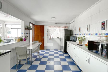 Casa à venda com 370m², 6 quartos e 4 vagascozinha