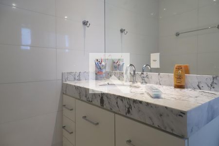 Apartamento à venda com 430m², 4 quartos e 3 vagas Apartamento à venda com 430m², 4 quartos e 3 vagasBanheiro da suíte 3