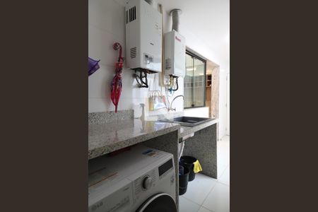 Apartamento à venda com 430m², 4 quartos e 3 vagas Apartamento à venda com 430m², 4 quartos e 3 vagasÁrea de serviço