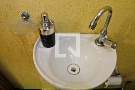 Casa à venda com 180m², 3 quartos e 2 vagasBanheiro