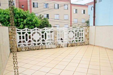 Casa à venda com 180m², 3 quartos e 2 vagasTerraço