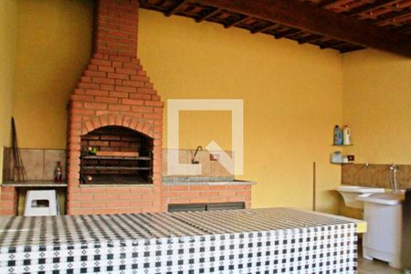 Casa à venda com 180m², 3 quartos e 2 vagasÁrea comum - Churrasqueira