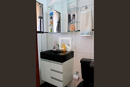 Casa à venda com 180m², 3 quartos e 2 vagasBanheiro da Suíte