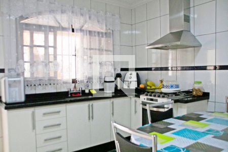 Casa à venda com 180m², 3 quartos e 2 vagasCozinha