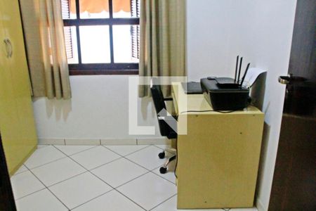 Casa à venda com 180m², 3 quartos e 2 vagasQuarto 2