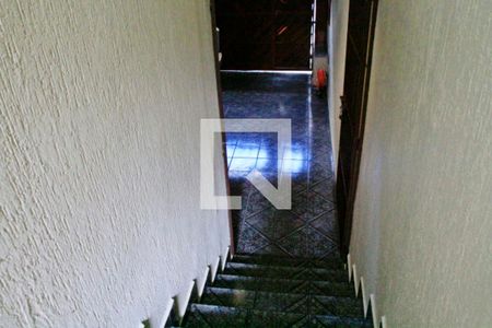 Casa à venda com 180m², 3 quartos e 2 vagasEscada