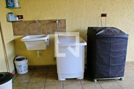 Casa à venda com 180m², 3 quartos e 2 vagasLavanderia