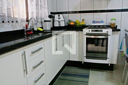 Casa à venda com 180m², 3 quartos e 2 vagasCozinha