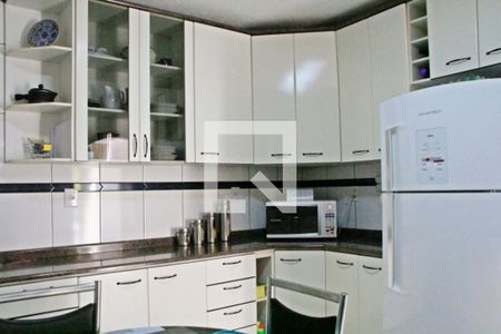 Casa à venda com 180m², 3 quartos e 2 vagasCozinha