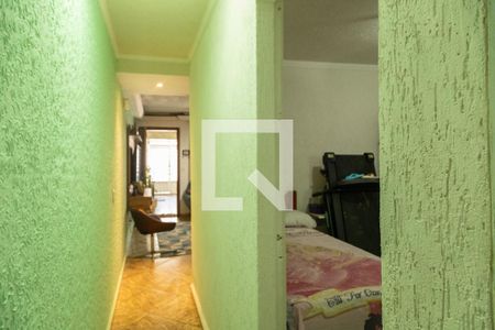 Casa à venda com 210m², 3 quartos e 2 vagasCorredor