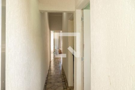 Casa à venda com 210m², 3 quartos e 2 vagasCorredor