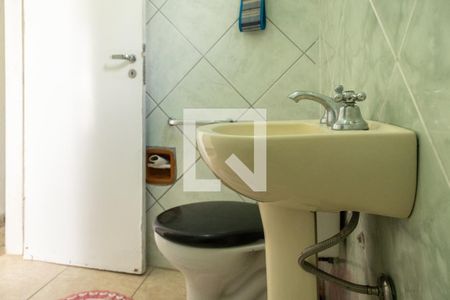 Casa à venda com 210m², 3 quartos e 2 vagasBanheiro