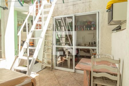 Casa à venda com 210m², 3 quartos e 2 vagasÁrea de serviço