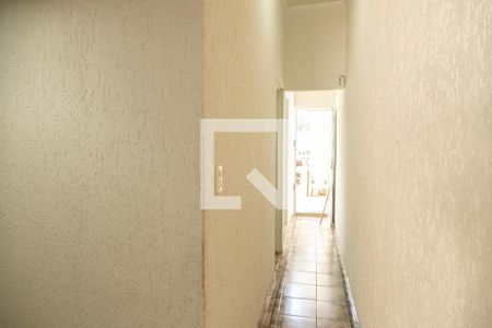 Casa à venda com 210m², 3 quartos e 2 vagasCorredor