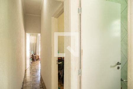 Casa à venda com 210m², 3 quartos e 2 vagasCorredor